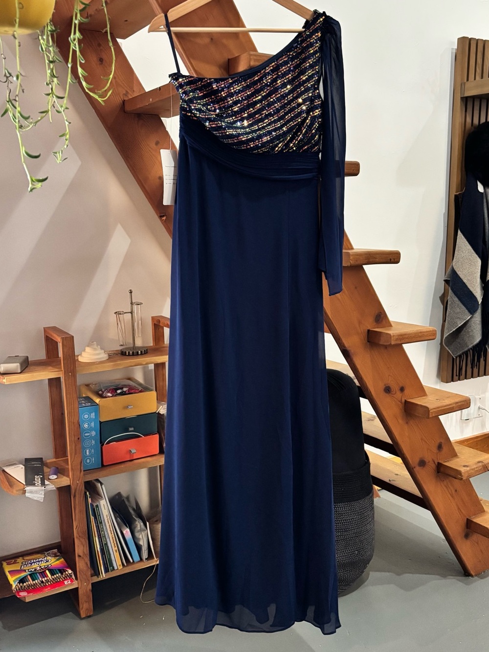 Elegant One-Shoulder Navy Evening Dress with Sequin Bodice